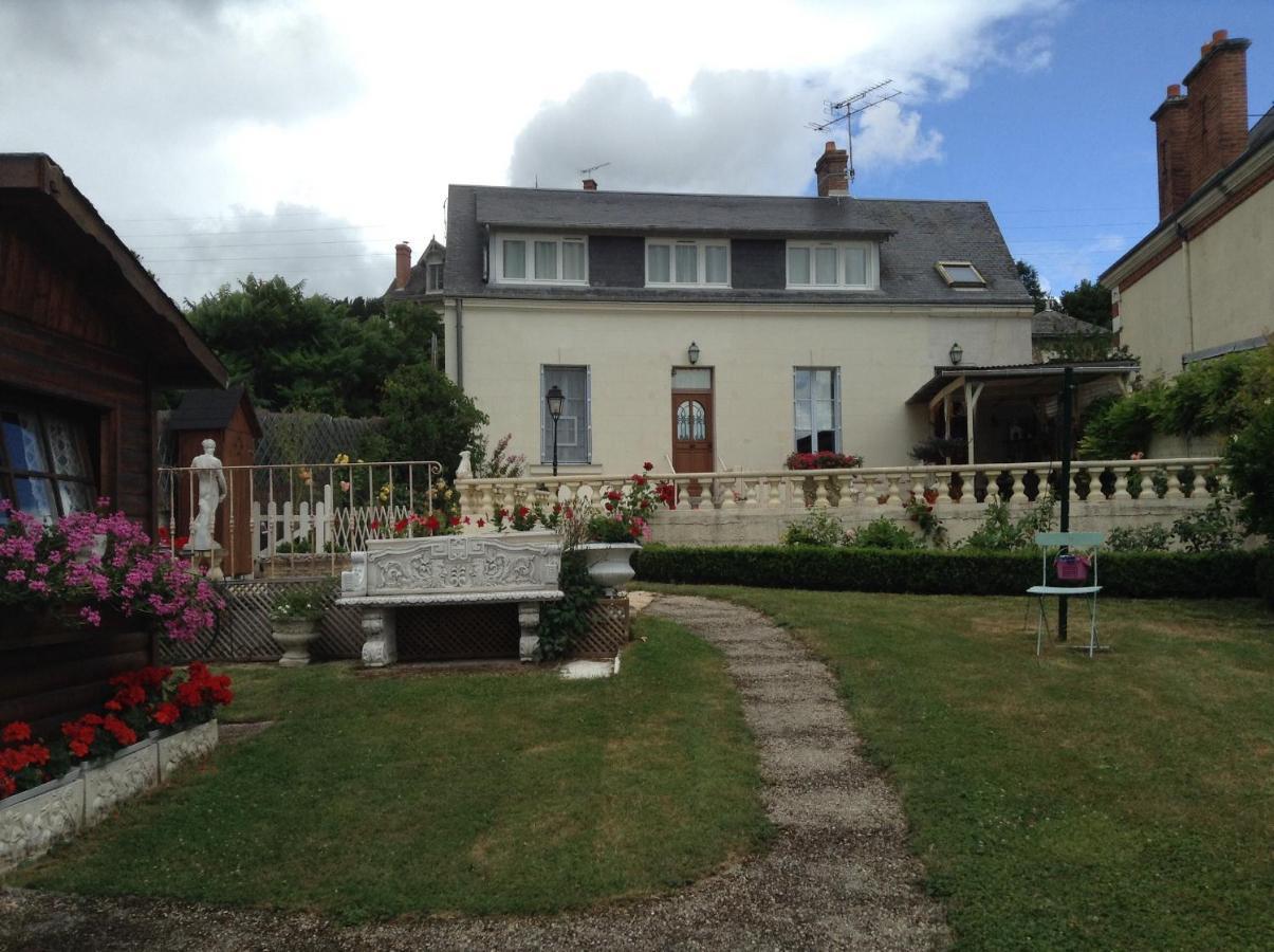 Bed and Breakfast Les Charmes Valençay Esterno foto